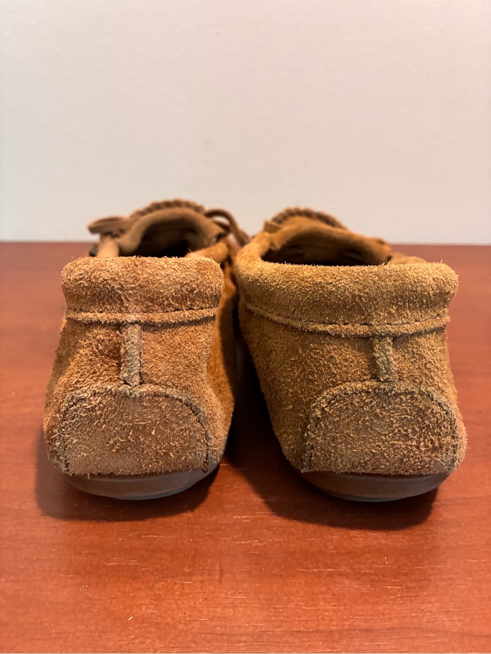 Minnetonka Kilty Moccasins Women’s Size 8.5 Brown Soft Suede Fringe Rubber Sole - Picture 7 of 12